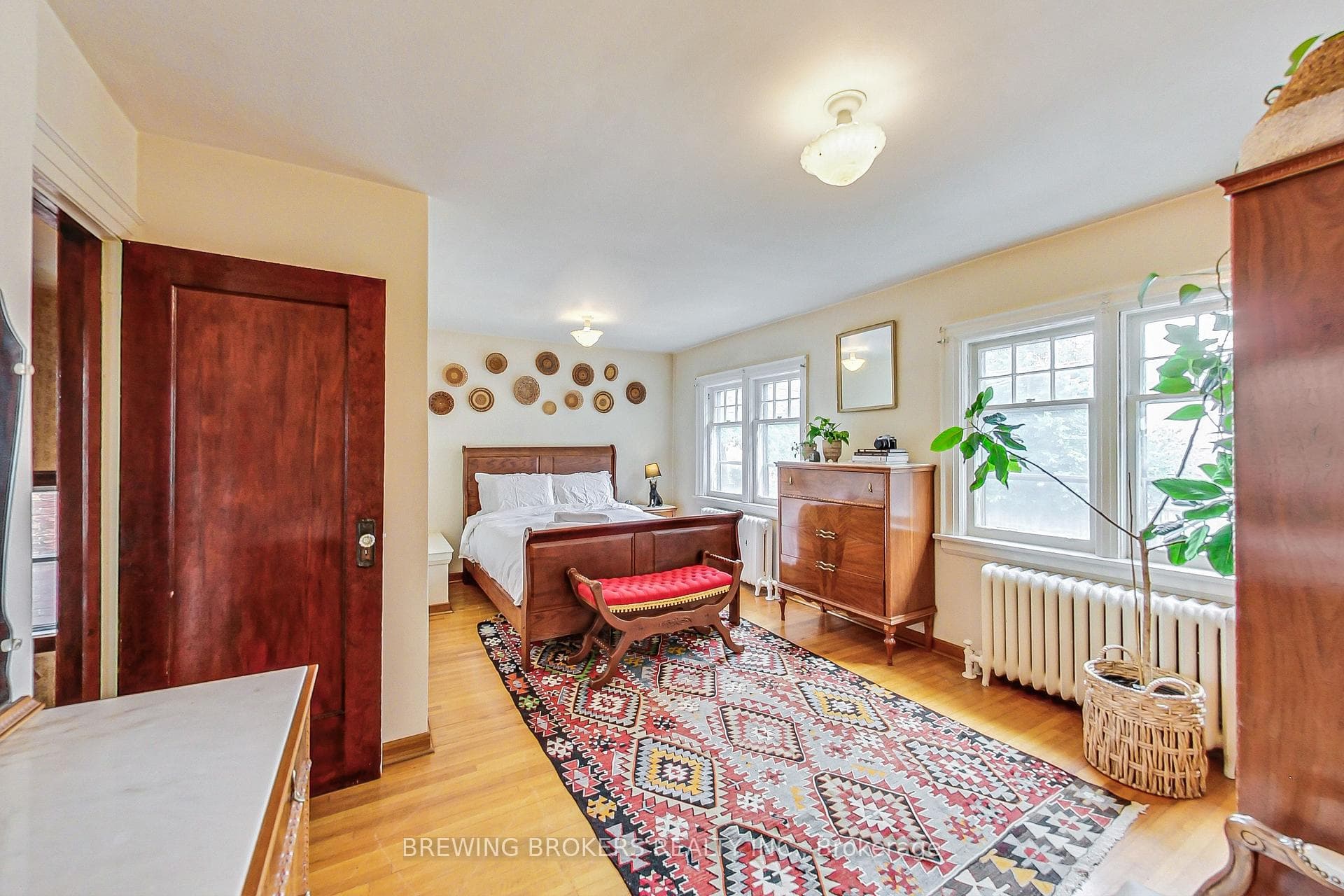 246 Atlas Avenue photo 3