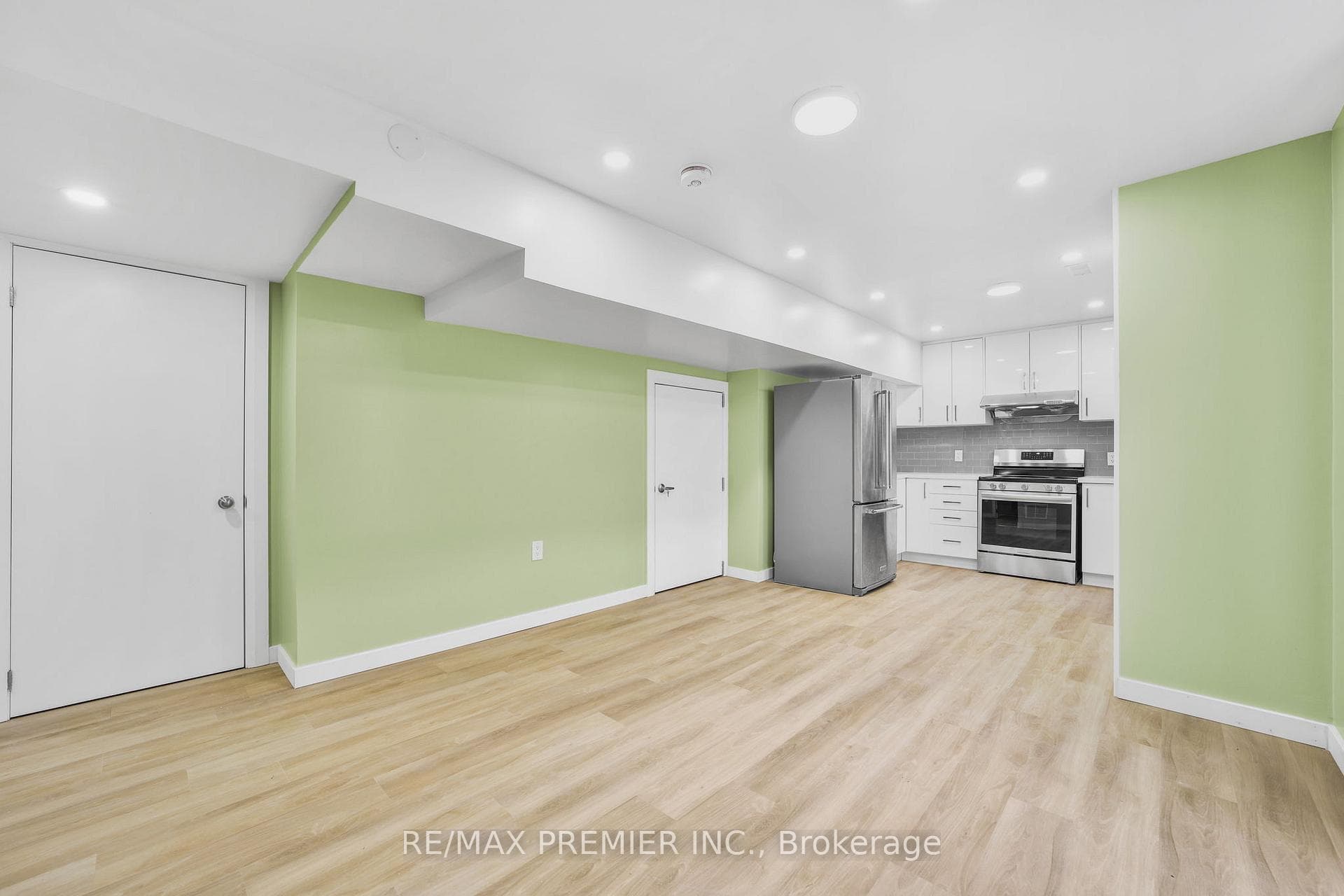 23 Siena Drive photo 4