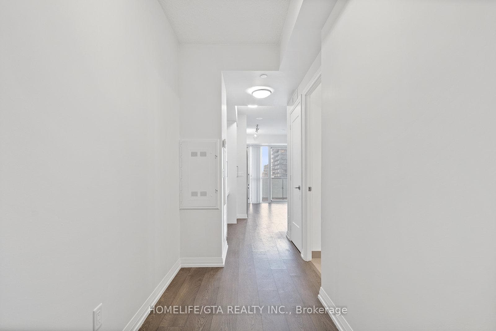 101 Erskine Avenue Unit 1306 photo 4
