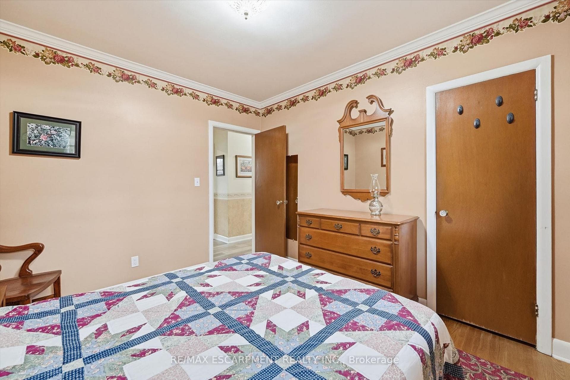 2191 Mount Royal Avenue photo 21