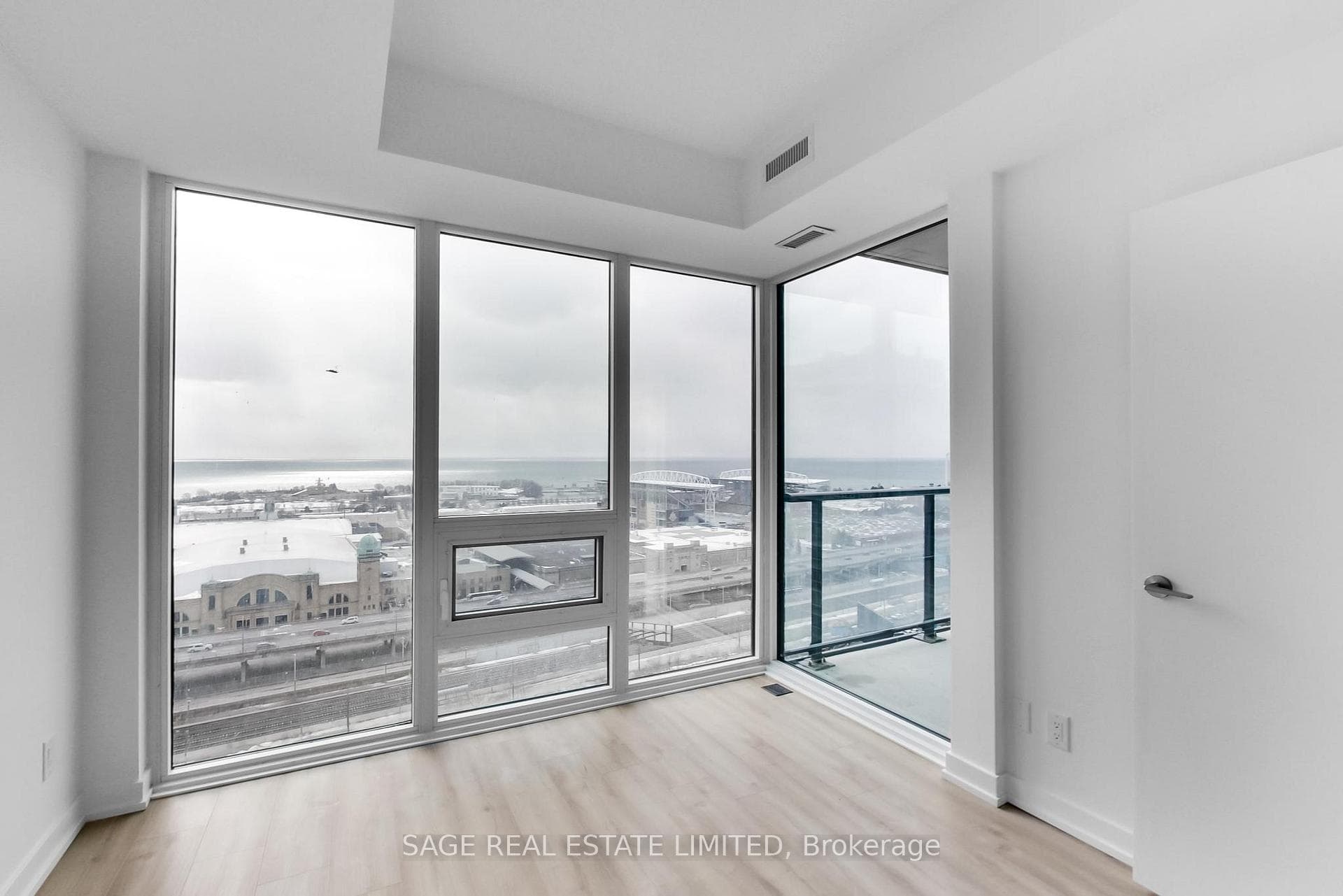 135 East Liberty Street Unit 1712 photo 25