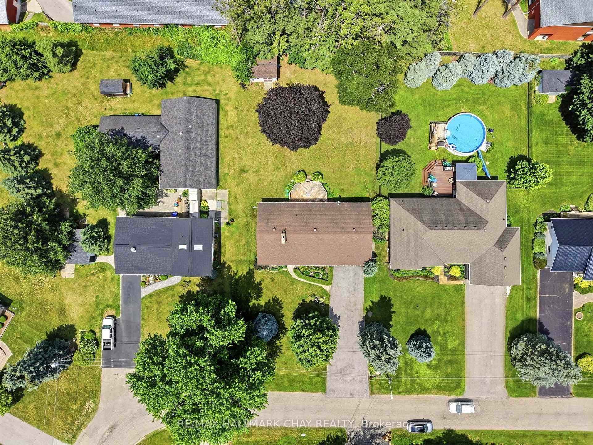 14 Douglas Drive photo 48