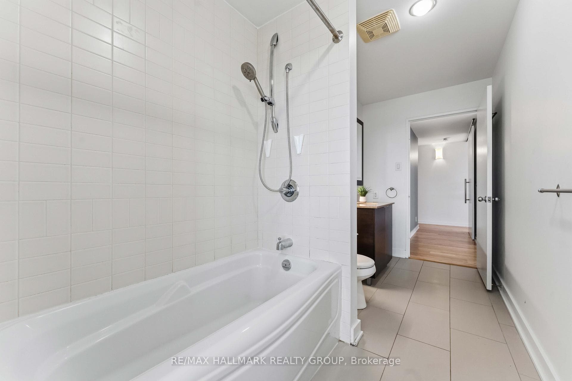 324 Laurier Avenue Unit 2110 photo 22
