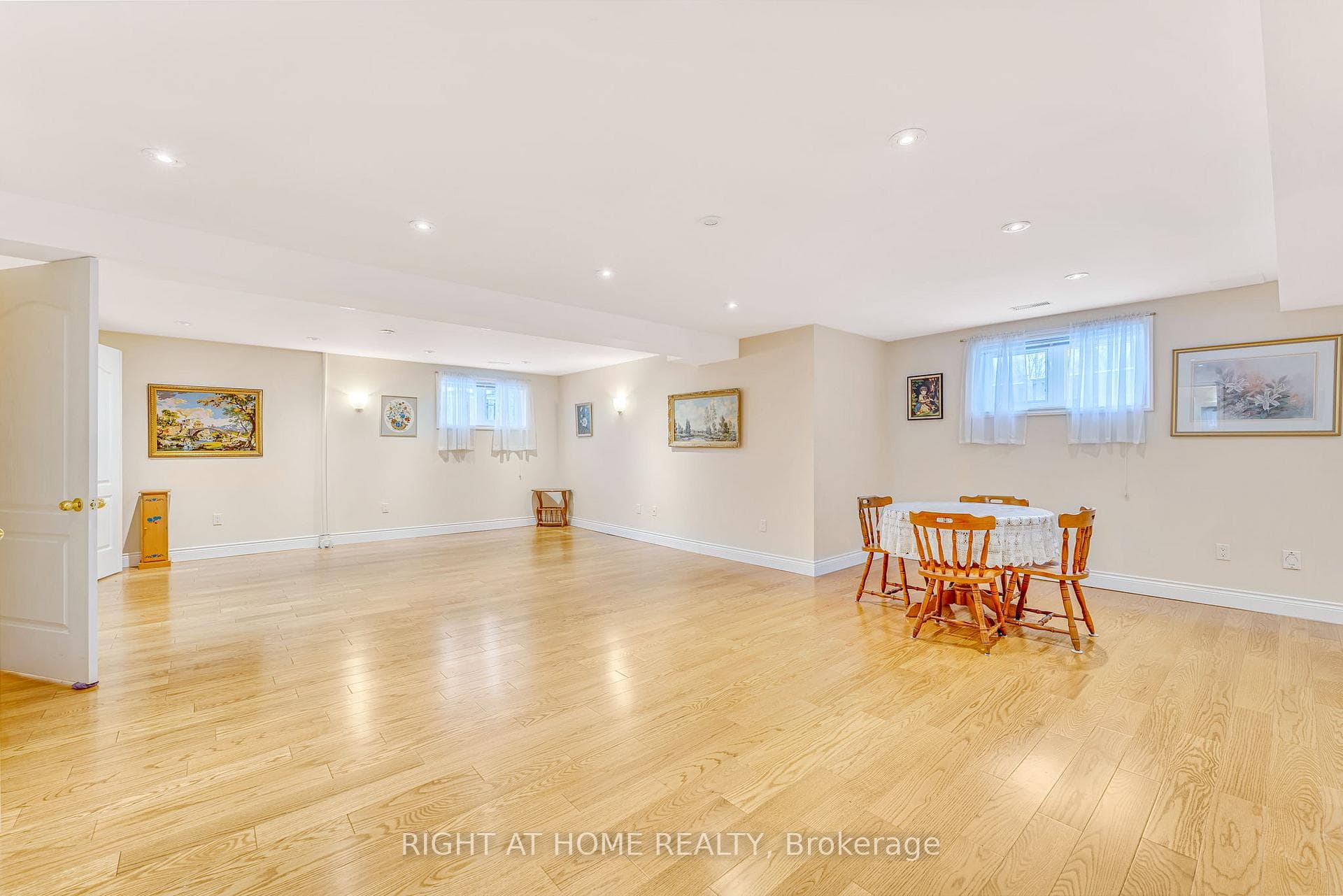 1080 Broughton Lane photo 16