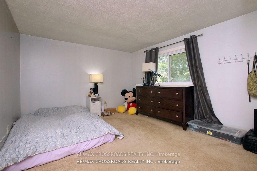 896 Walton Court photo 14