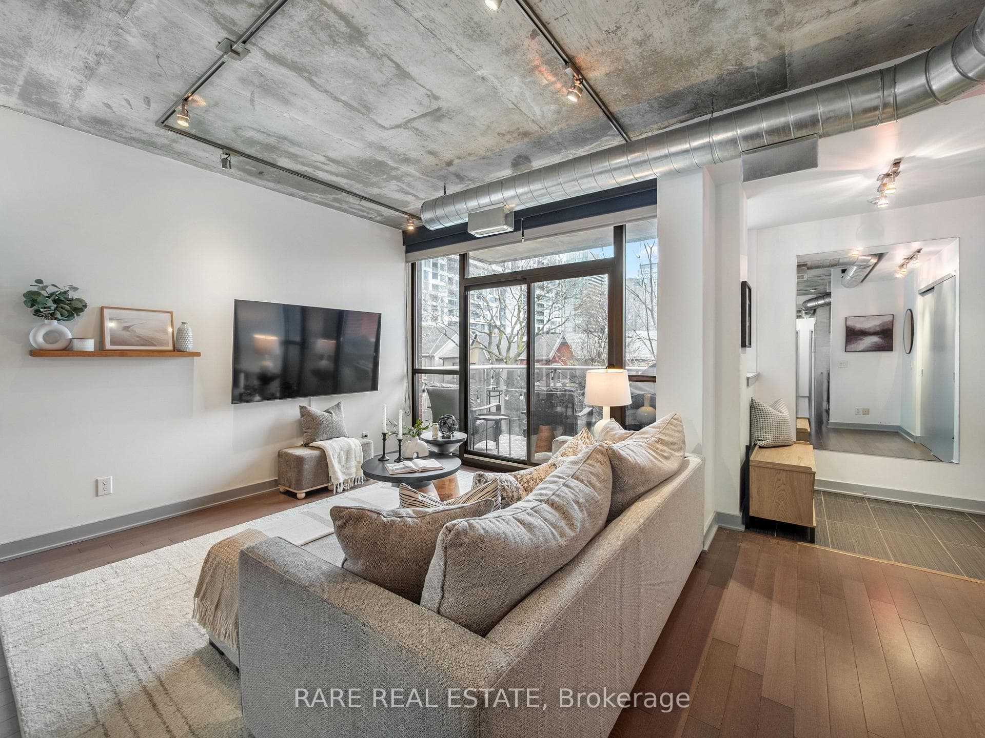 60 Niagara Street Unit 317 photo 5