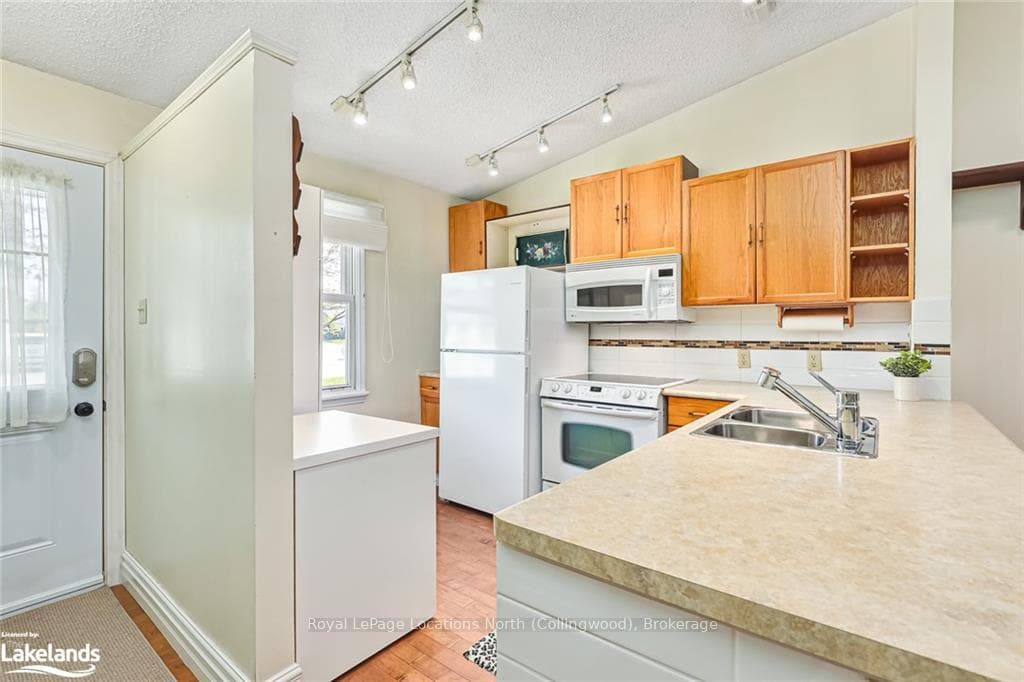 140 ALBERT Street Unit 10 photo 12