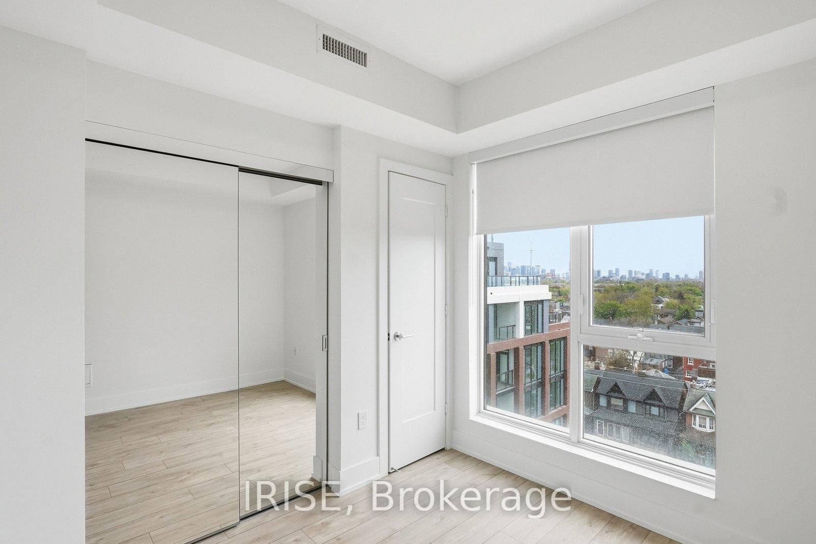 858 Dupont Street Unit 703 photo 25