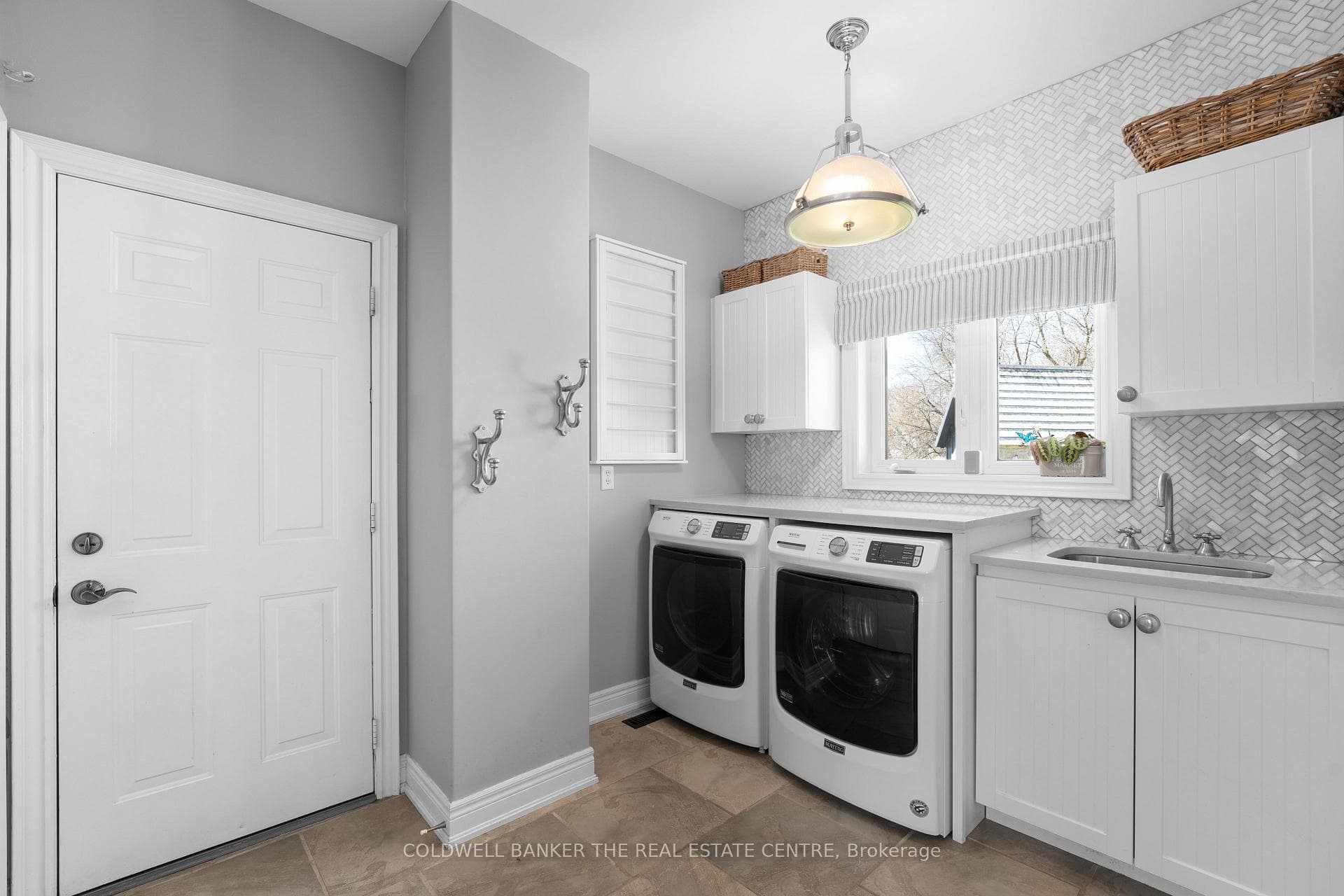 42 Fairbairn Gate photo 32