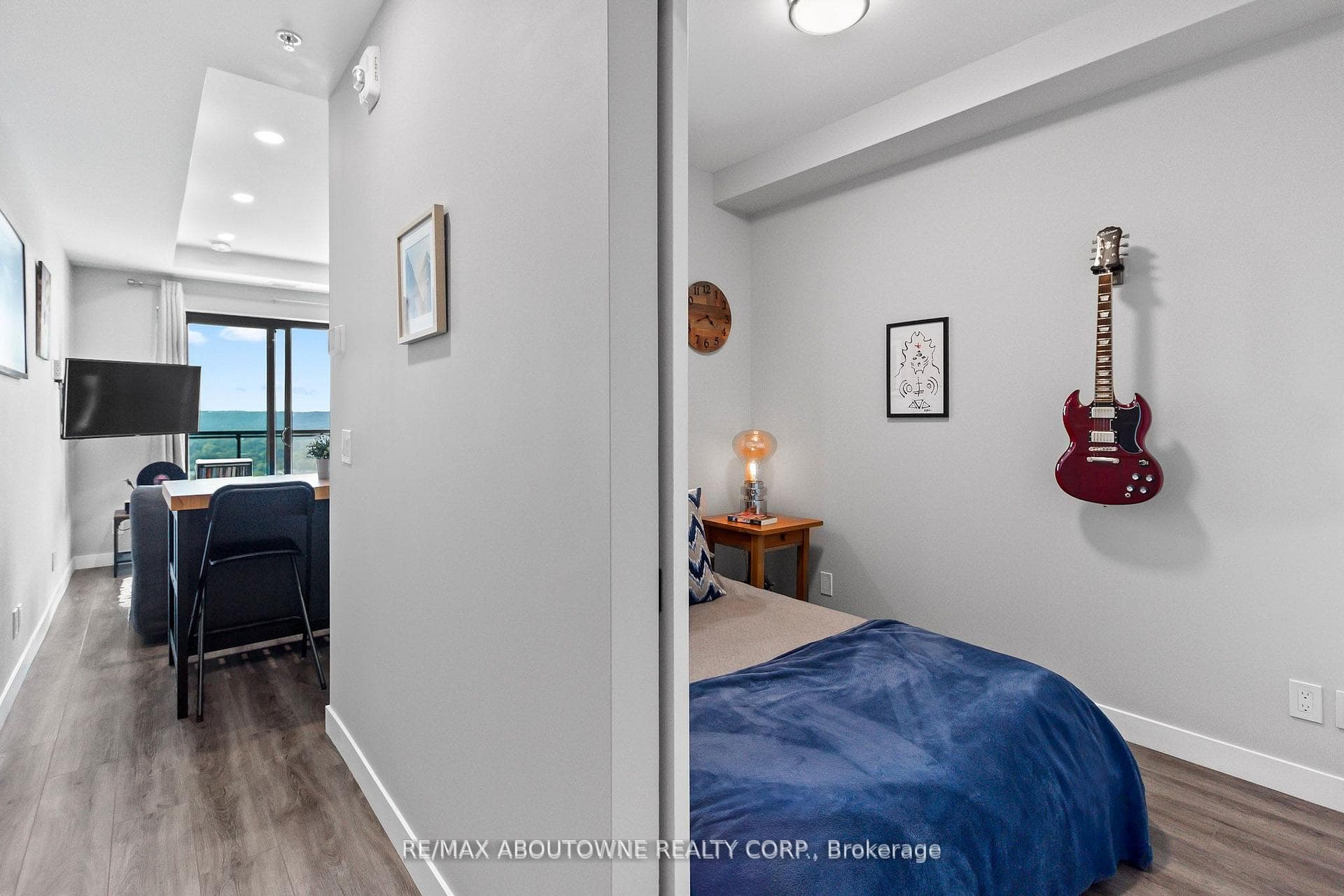 15 Queen Street Unit 2006 photo 17