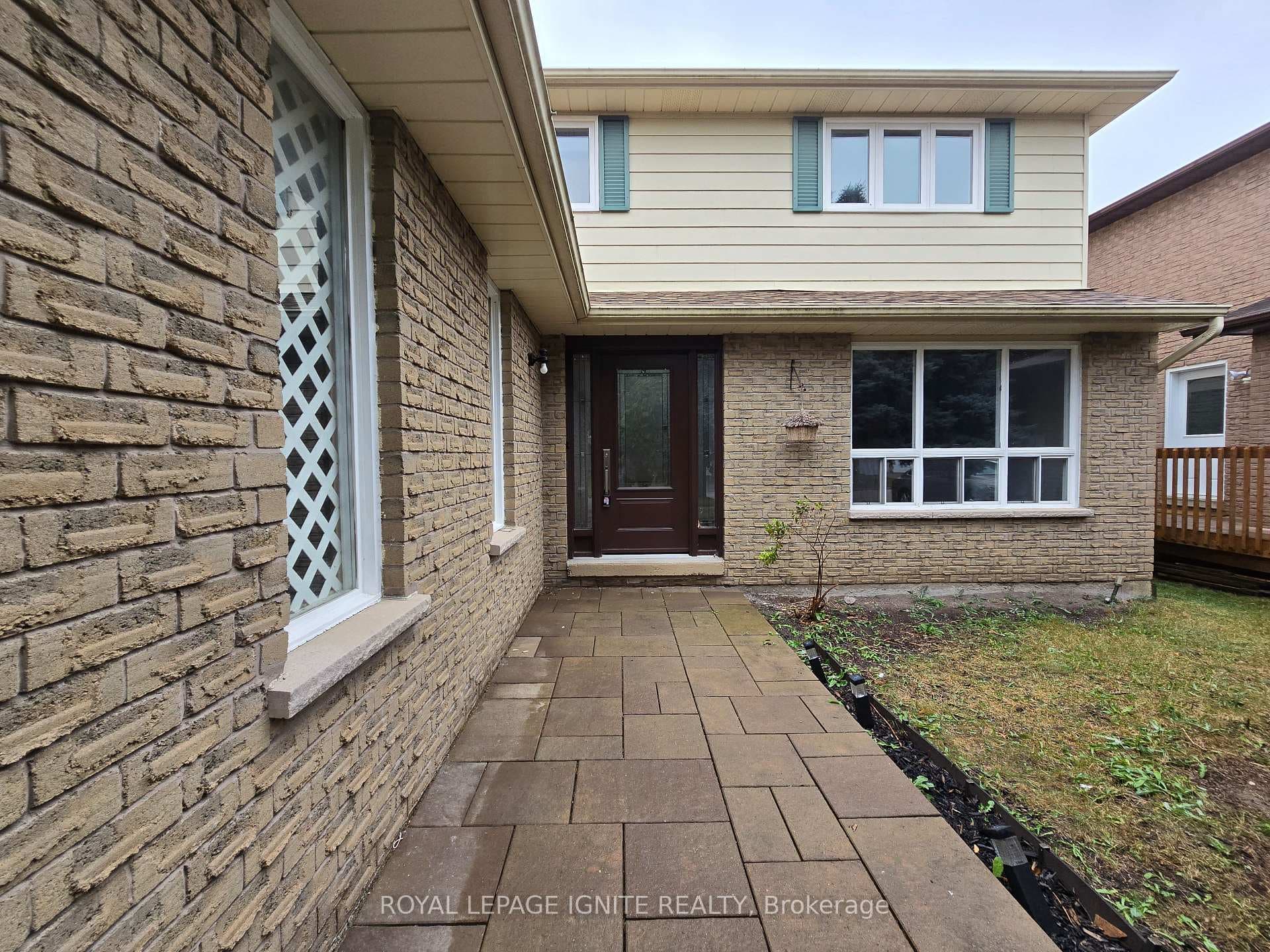 117 Imperial Crescent photo 2