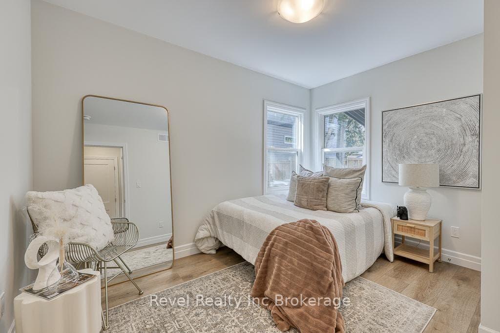 679 Elizabeth Street photo 22