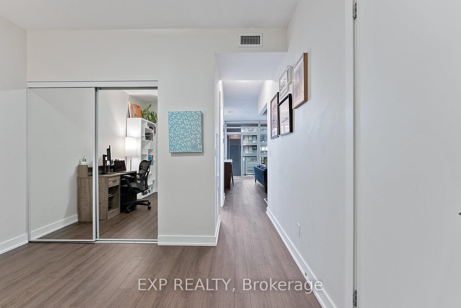 169 Fort York Boulevard Unit 506 photo 2