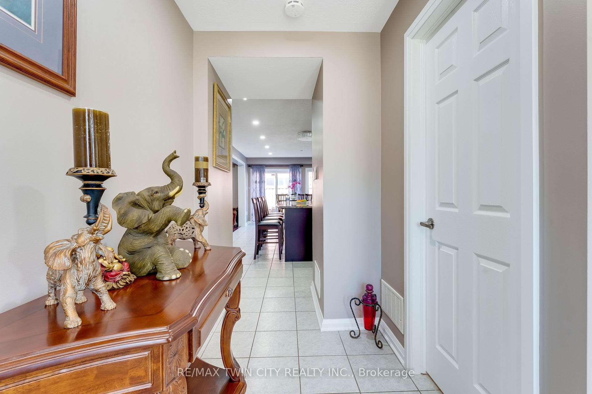 334 Apple Hill Crescent photo 4