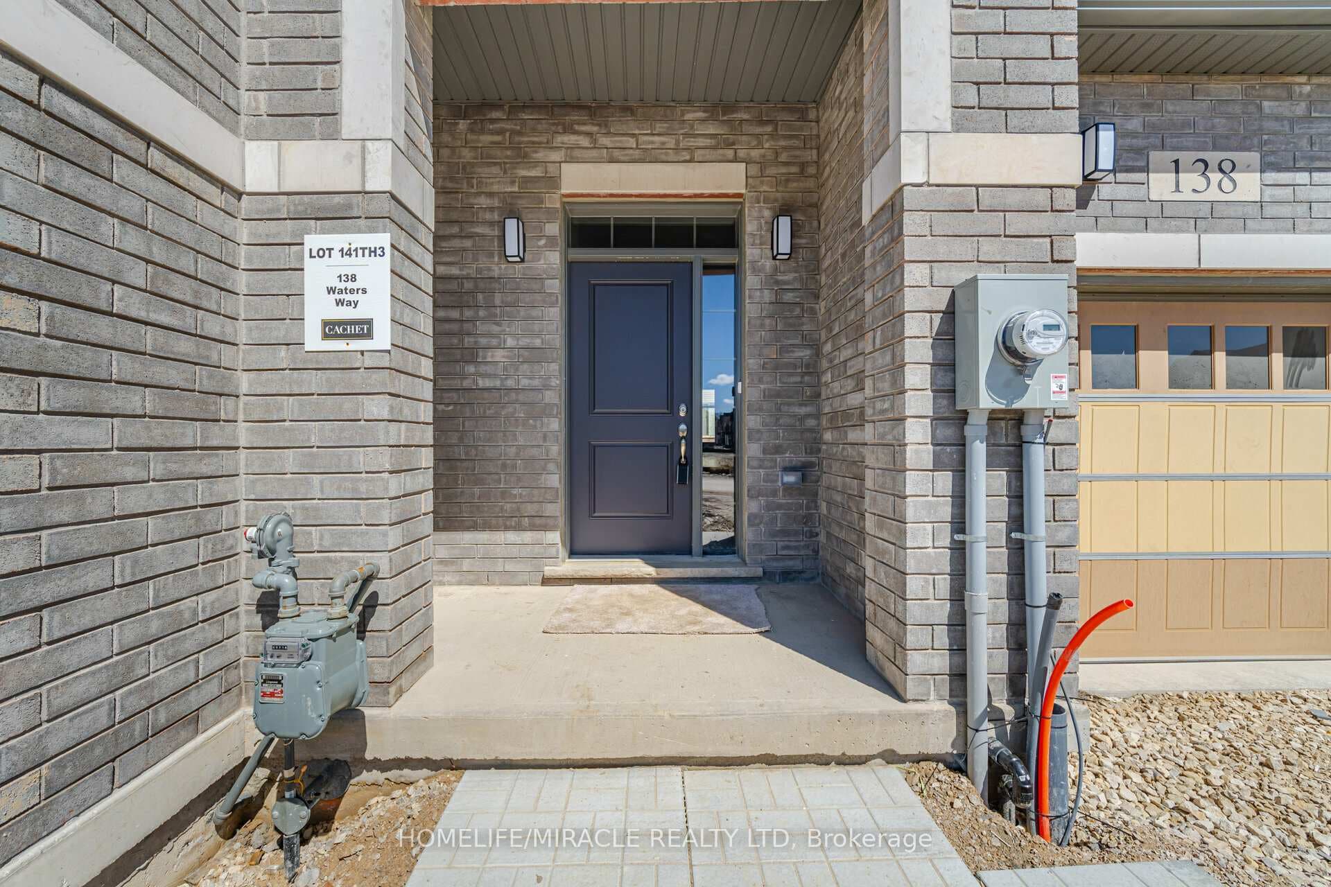 138 waters Way photo 4