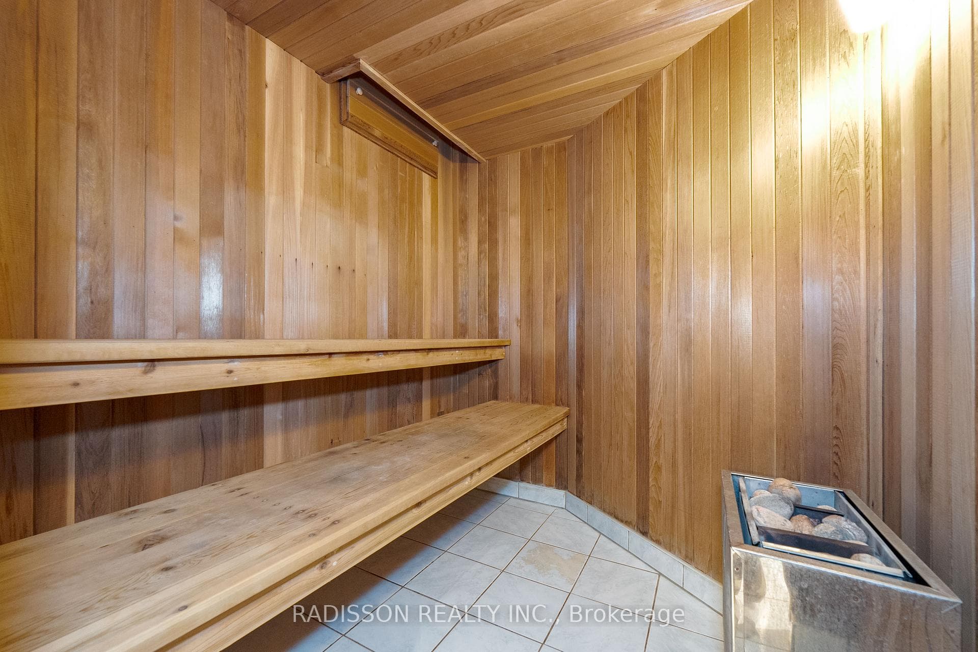 956 Portminster Court photo 46
