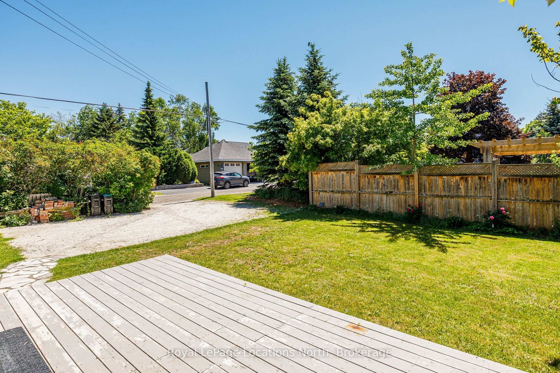 196 SIMCOE Street photo 26
