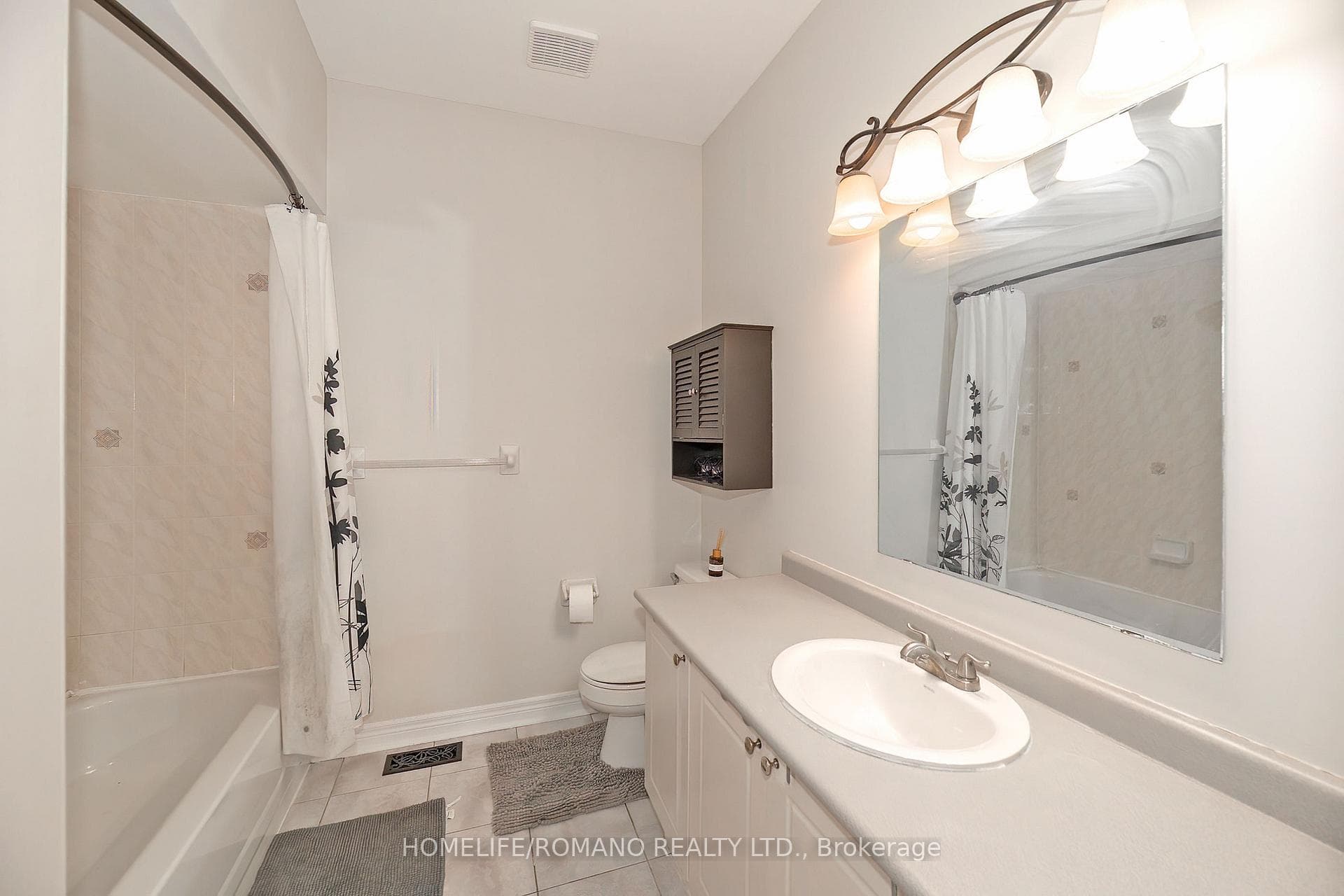 25 Bedell Crescent photo 36