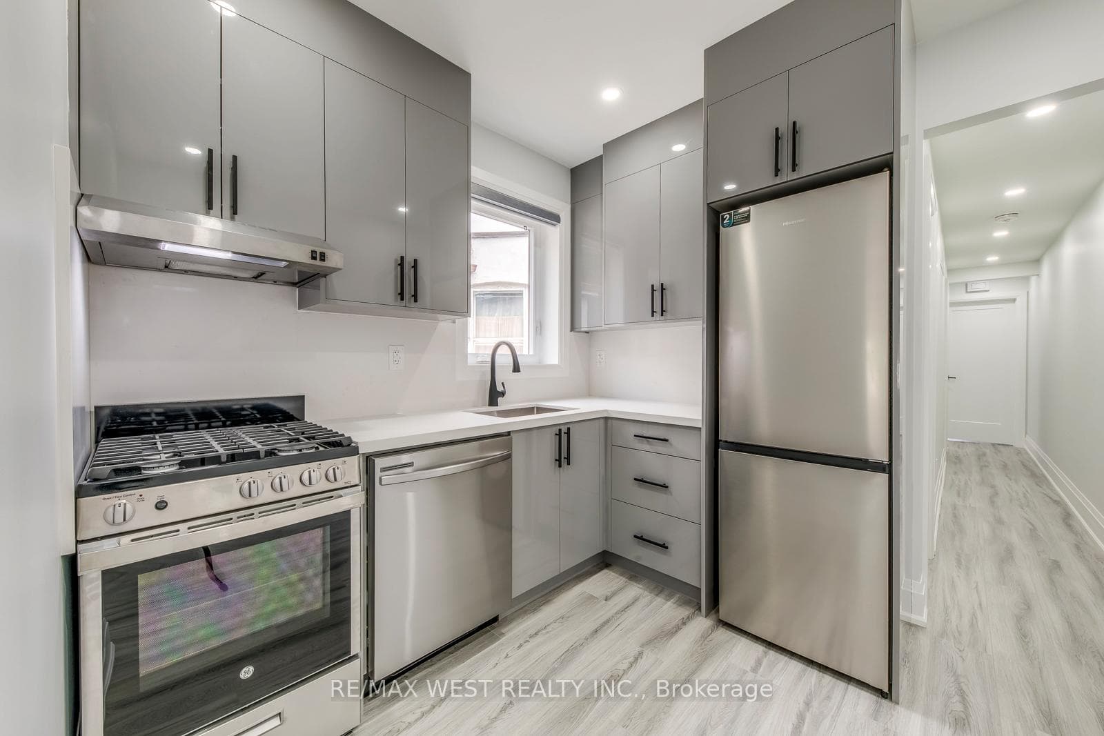 1190 Ossington Avenue Unit 2 photo 9
