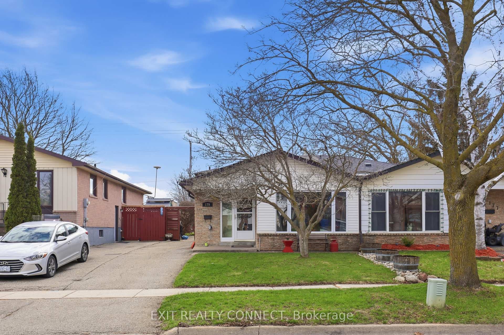 179 Burbank Crescent photo 1