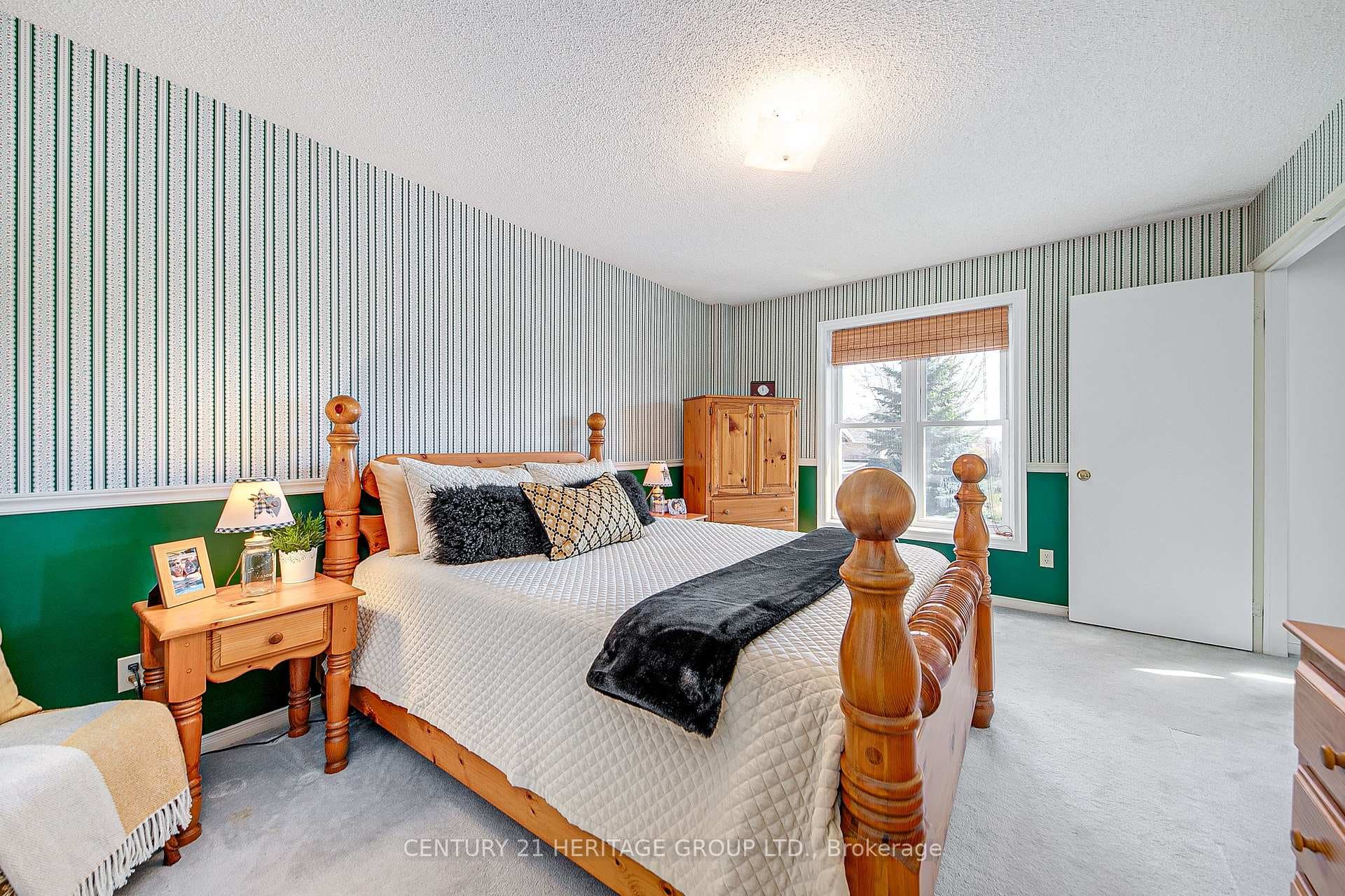482 Haines Street photo 22