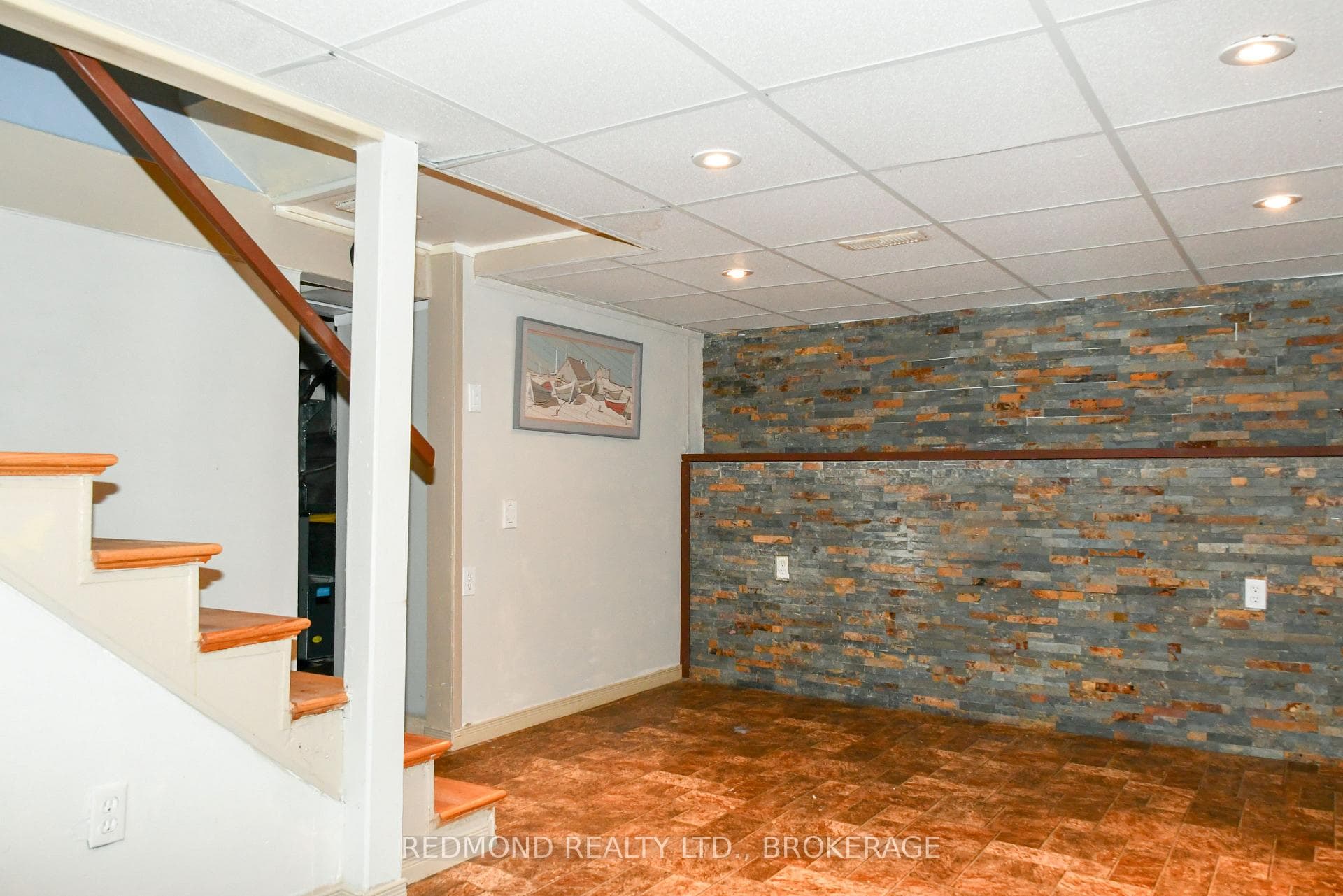 140 BROCK Street photo 26