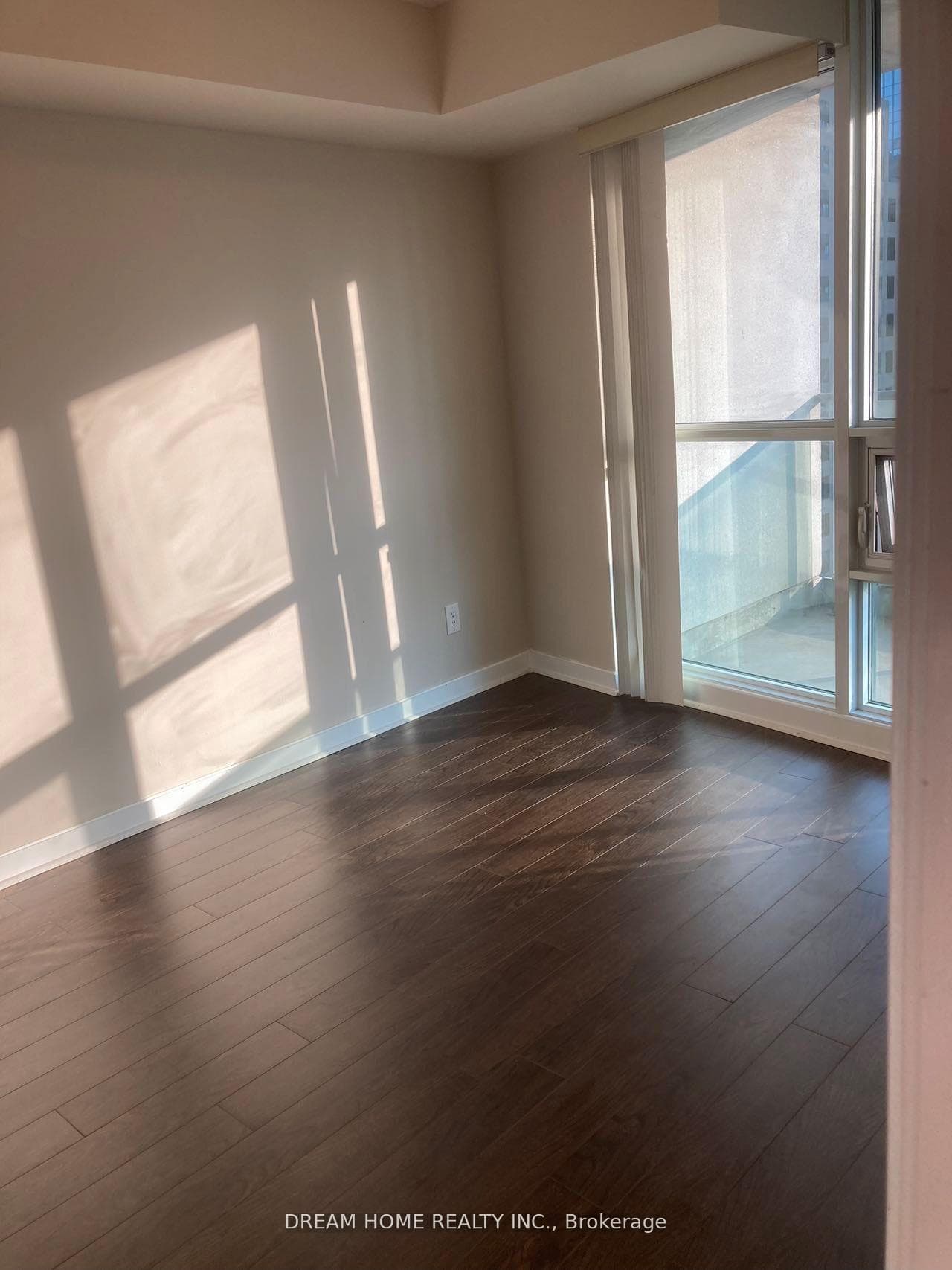 33 Bay Street Unit 1413 photo 8