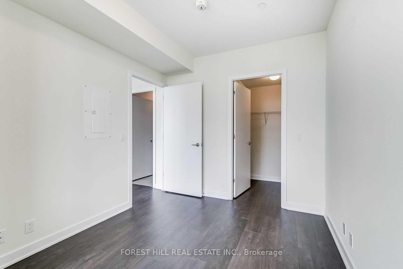 2221 Yonge Street Unit 5806 photo 21