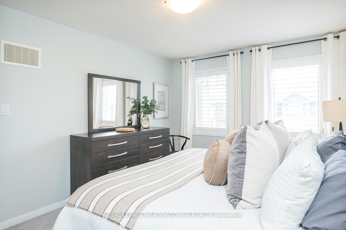 relaxing neutral pallet