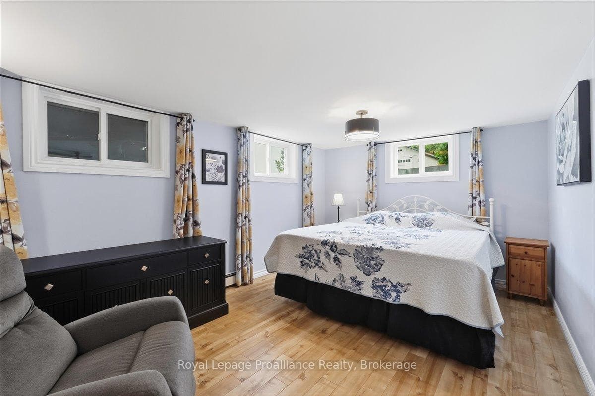 229 Henry Street photo 27