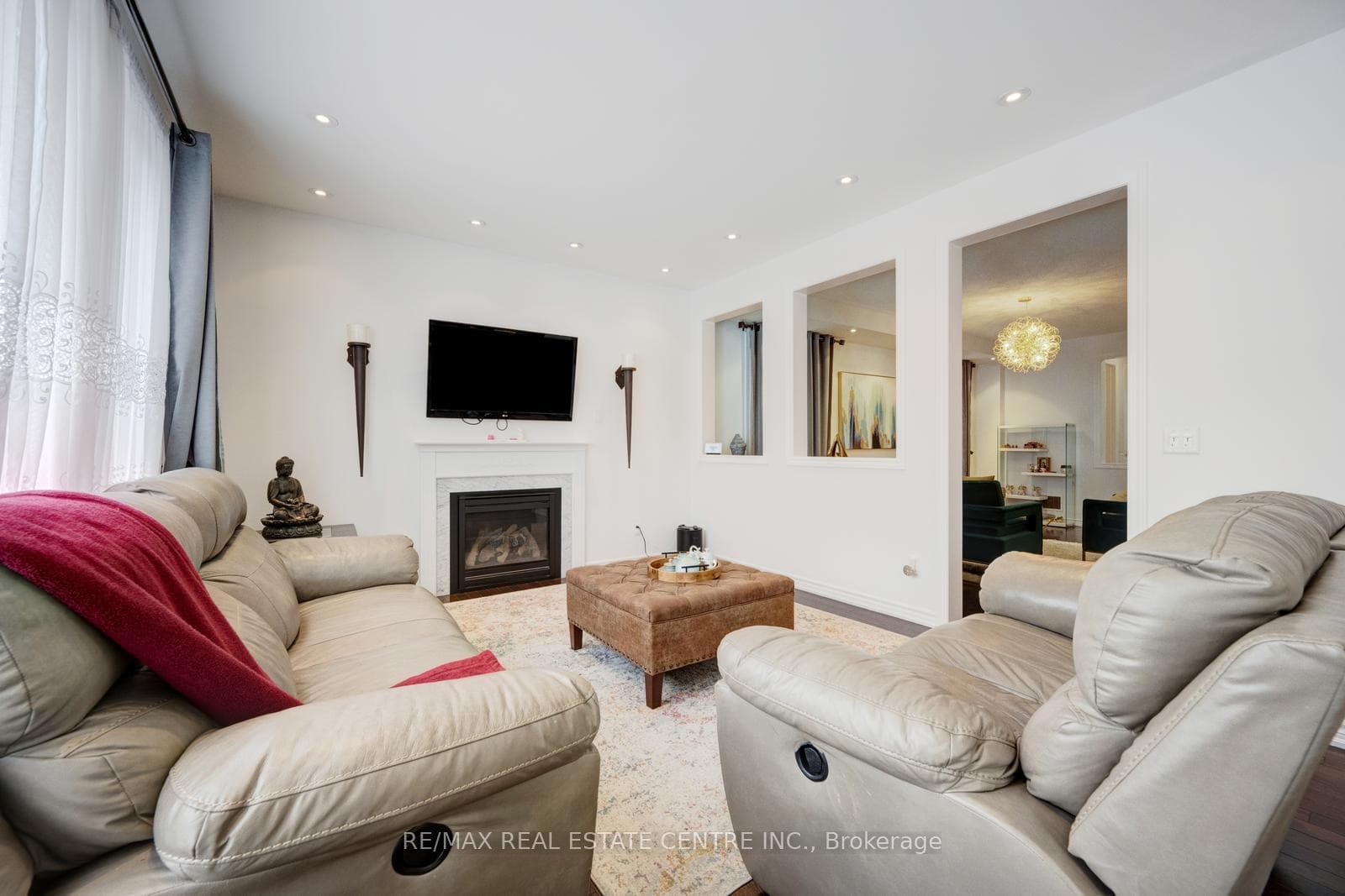 19 Mediterranean Crescent photo 11