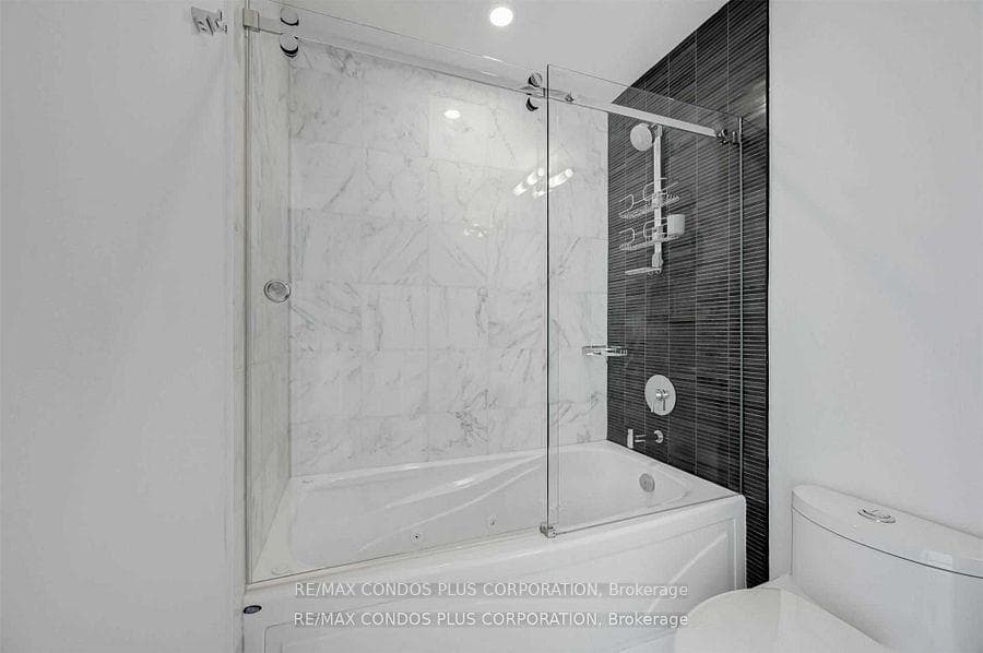 33 Shore Breeze Drive Unit 3805 photo 8
