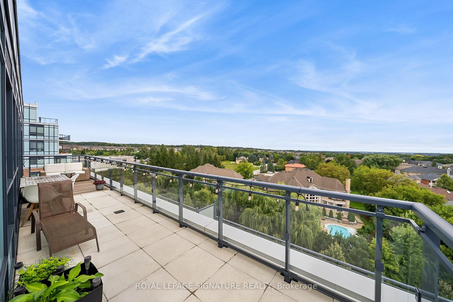 Wraparound balcony