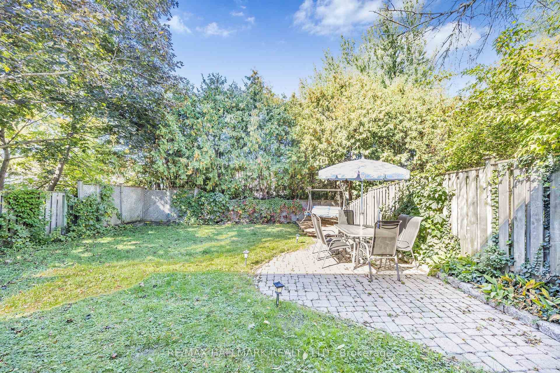 40 Lillooet Crescent photo 22