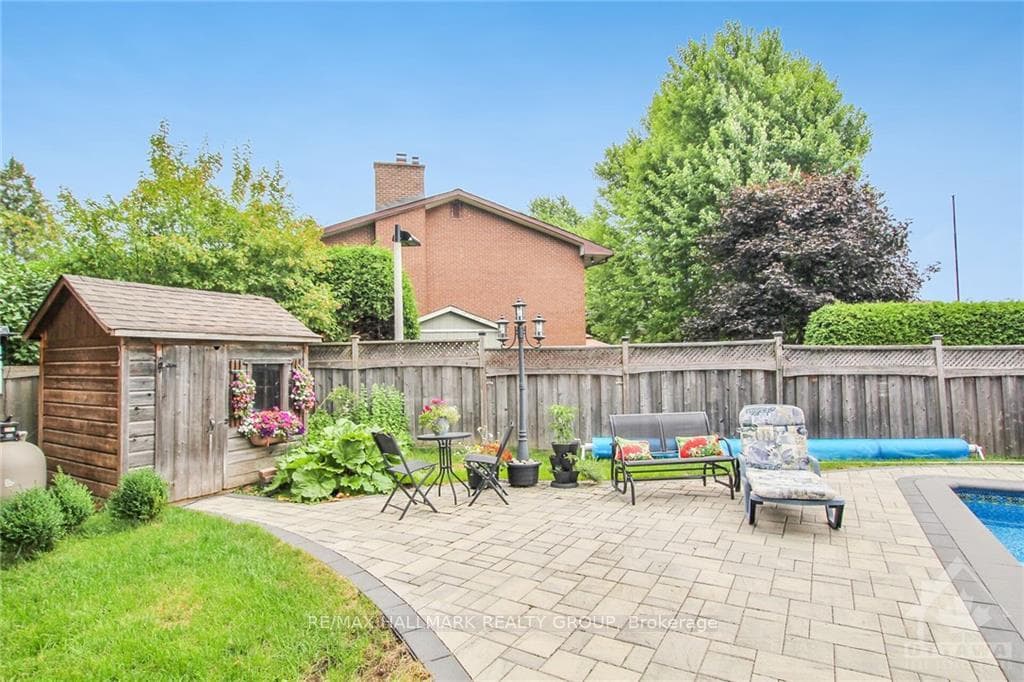 14 SELWYN Crescent photo 29