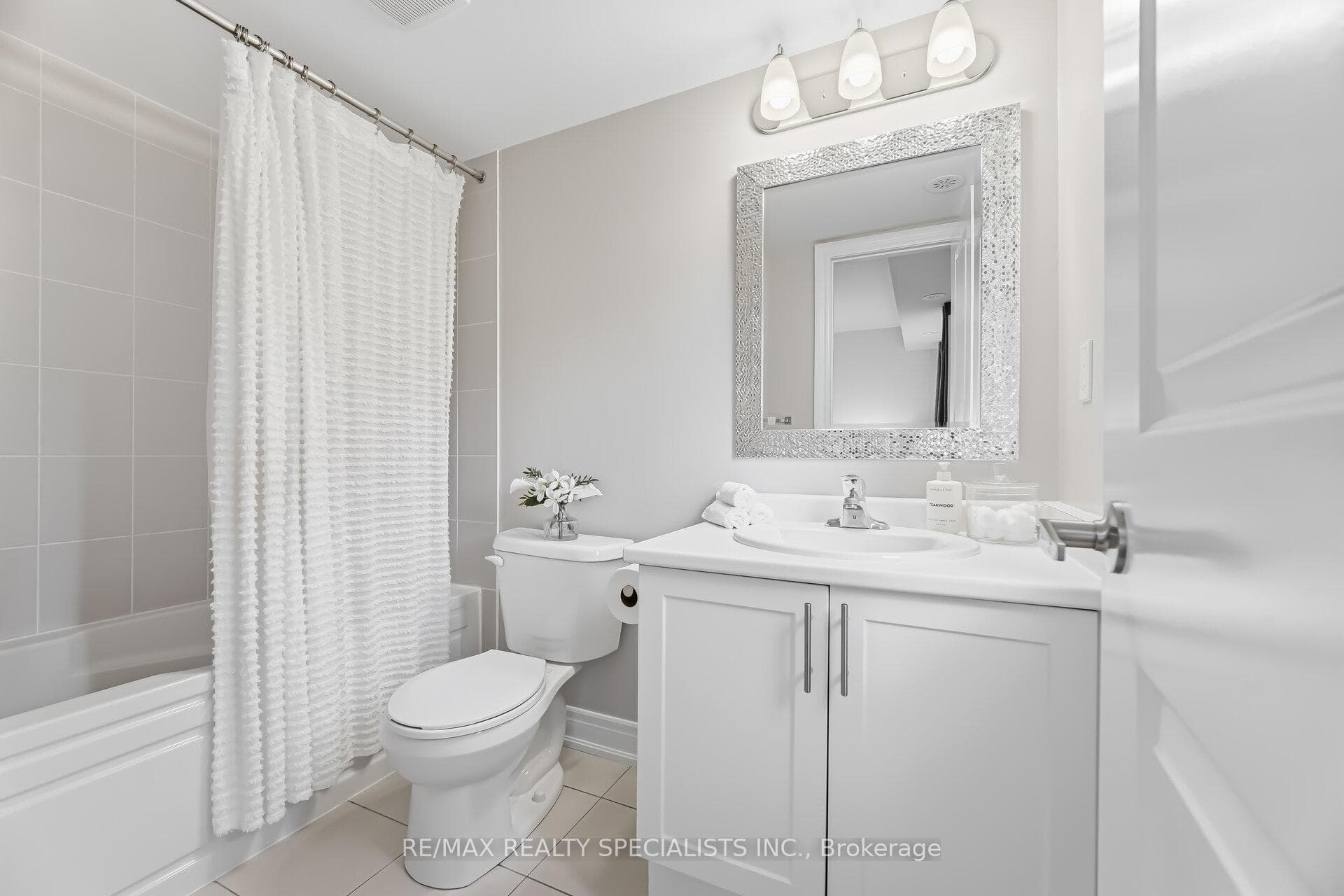 57 Hiawatha Court photo 20