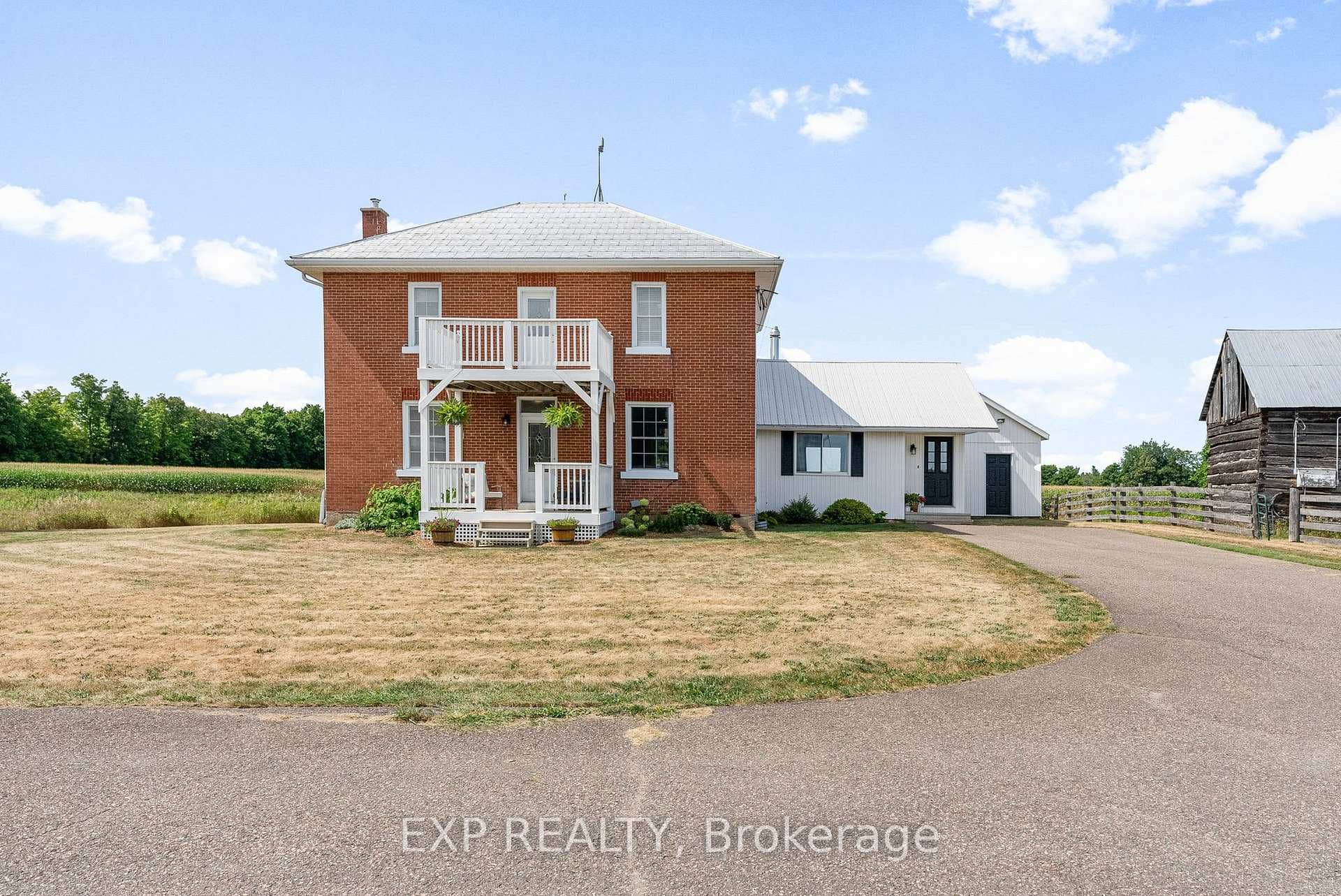 1382 Lochwinnoch Road - Front of House