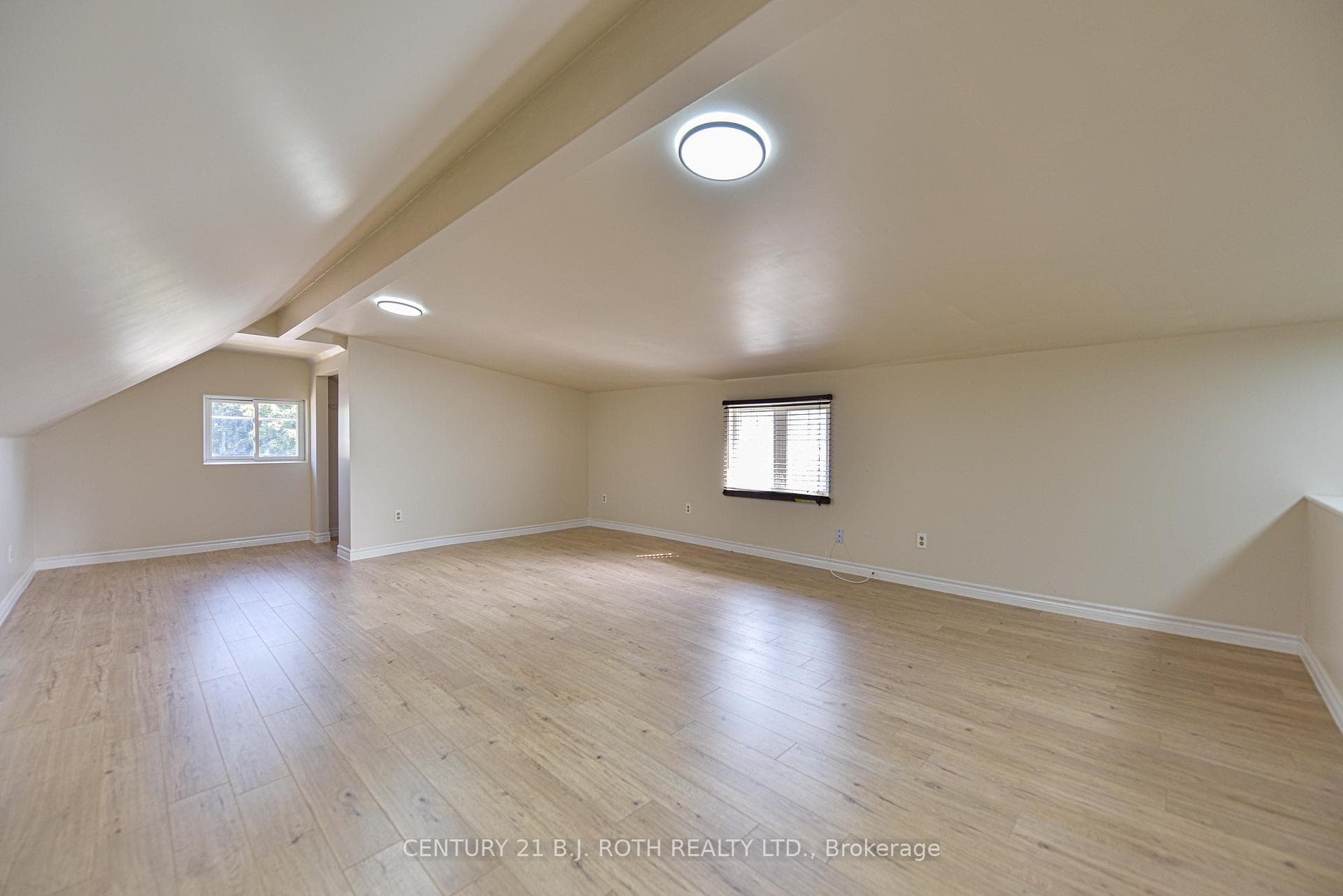 39 Westmount Drive photo 26