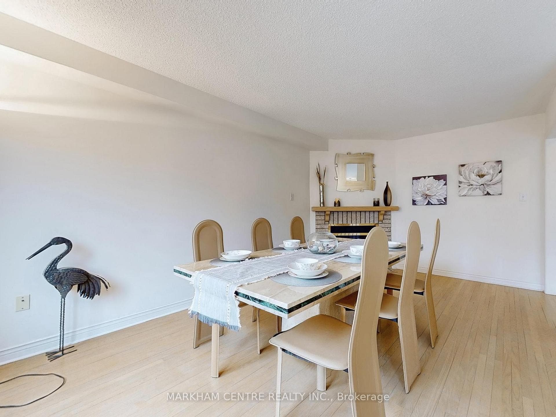 131 Roxbury Street photo 14