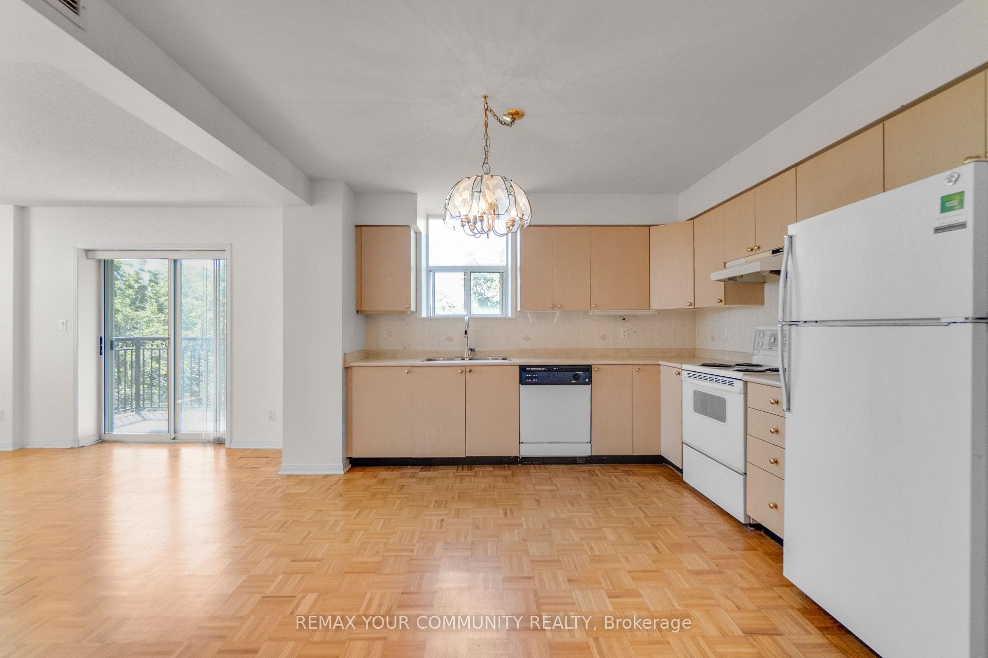 7373 Martin Grove Road Unit 423 photo 11