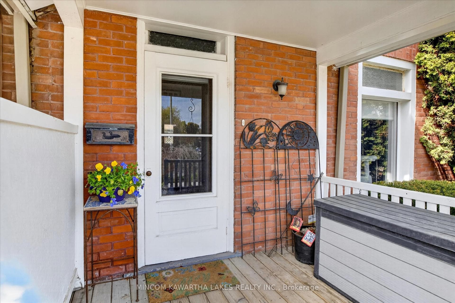 494 Charlotte Street photo 6