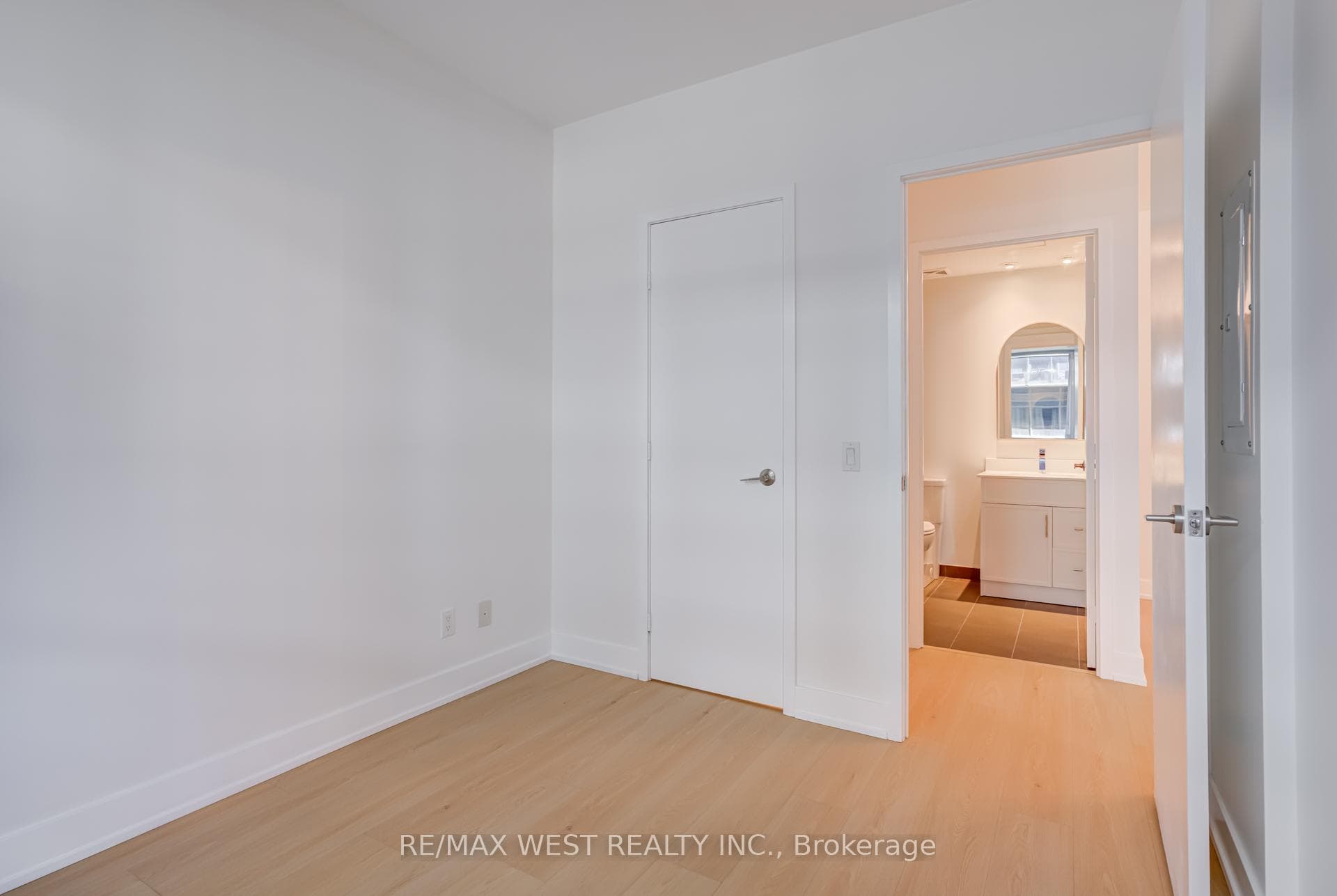 1030 King Street Unit 431 photo 10