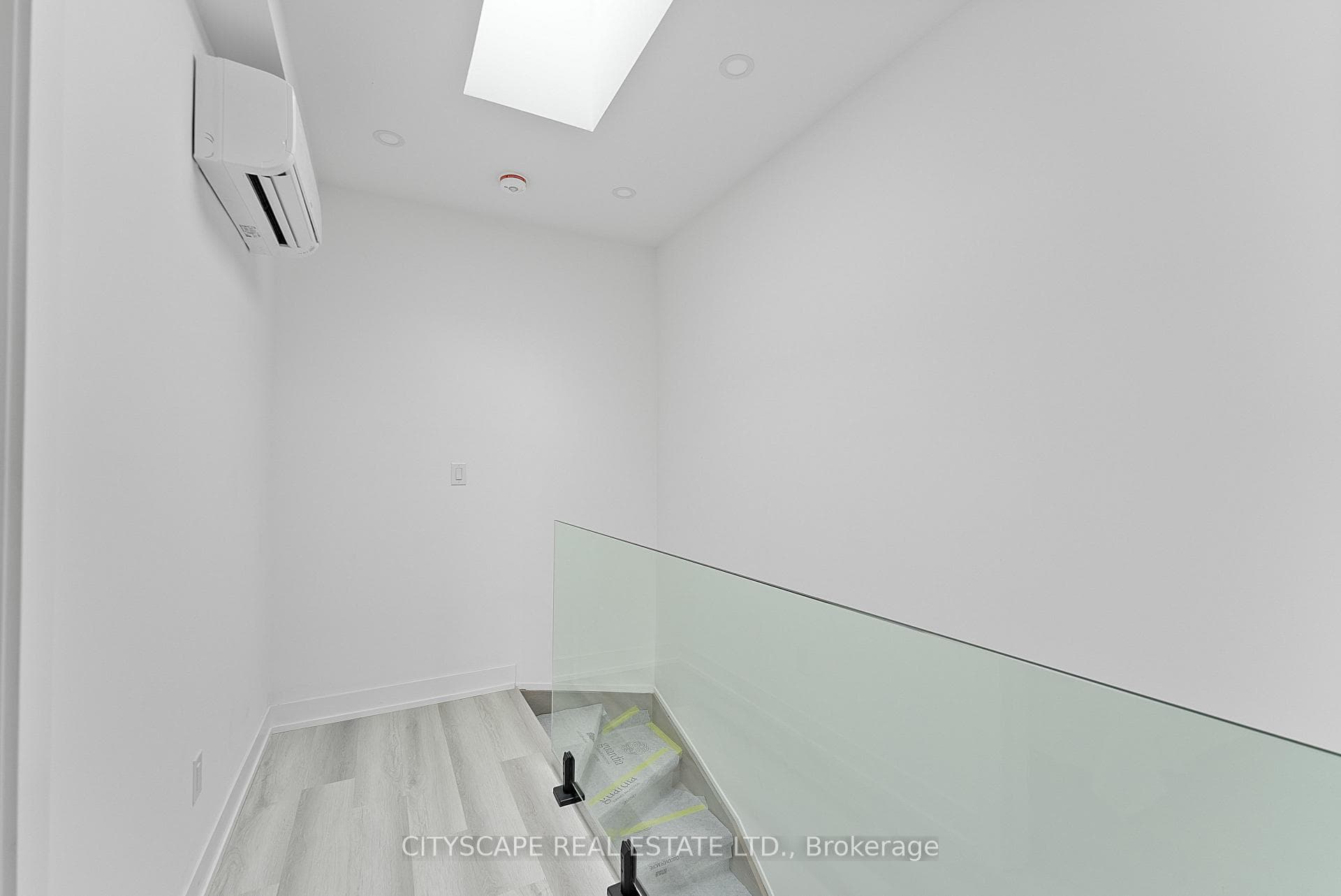 589 Oakwood Avenue Unit 2 - Main photo 22