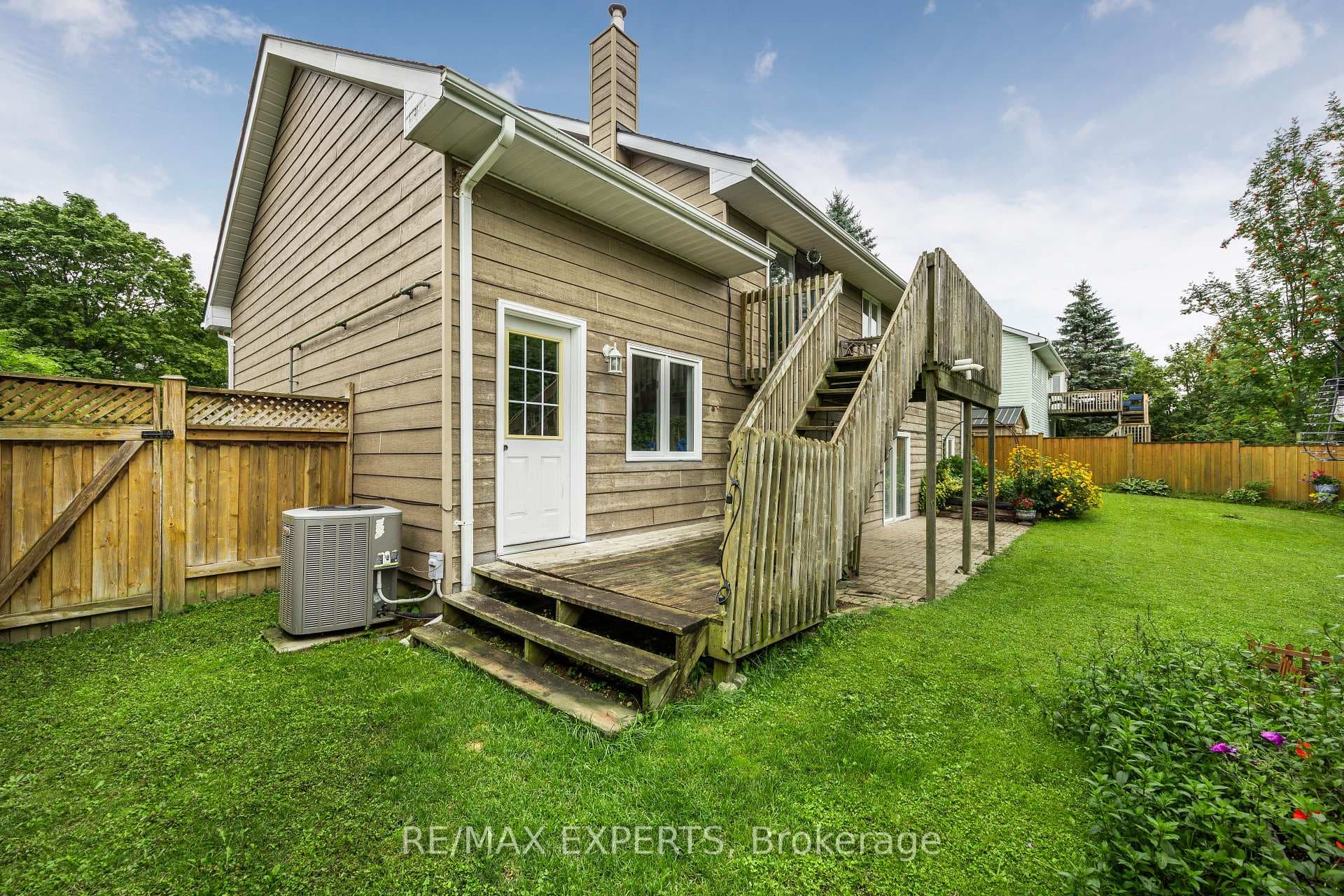 10 Armstrong Crescent photo 30