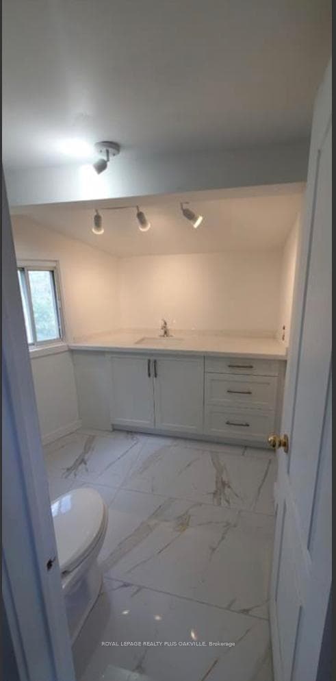 564 Lyons Lane Unit 4 photo 2