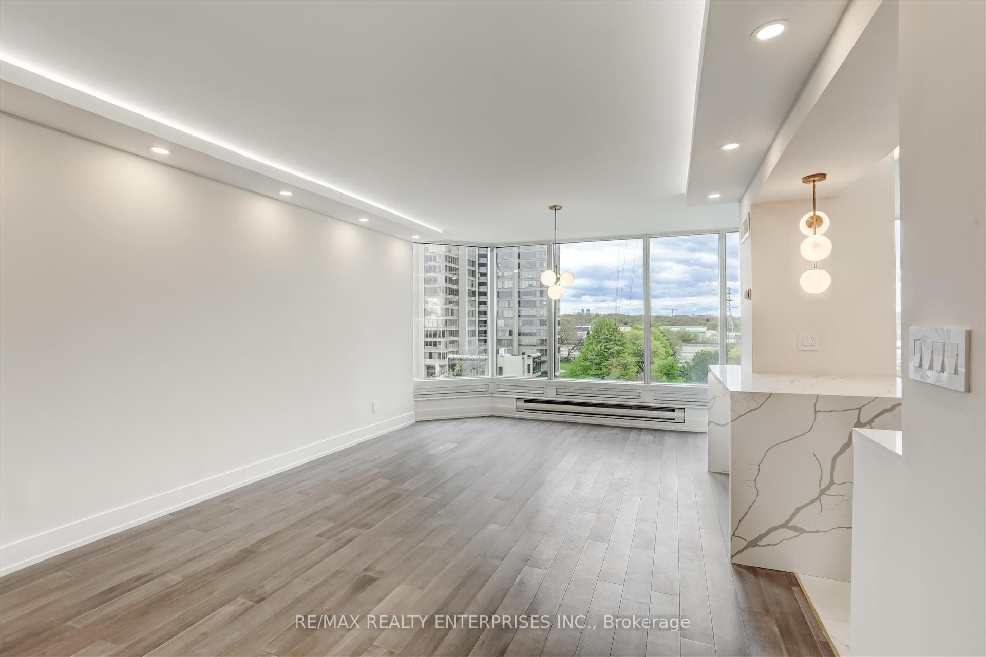 1 Palace Pier Court Unit 507 photo 9