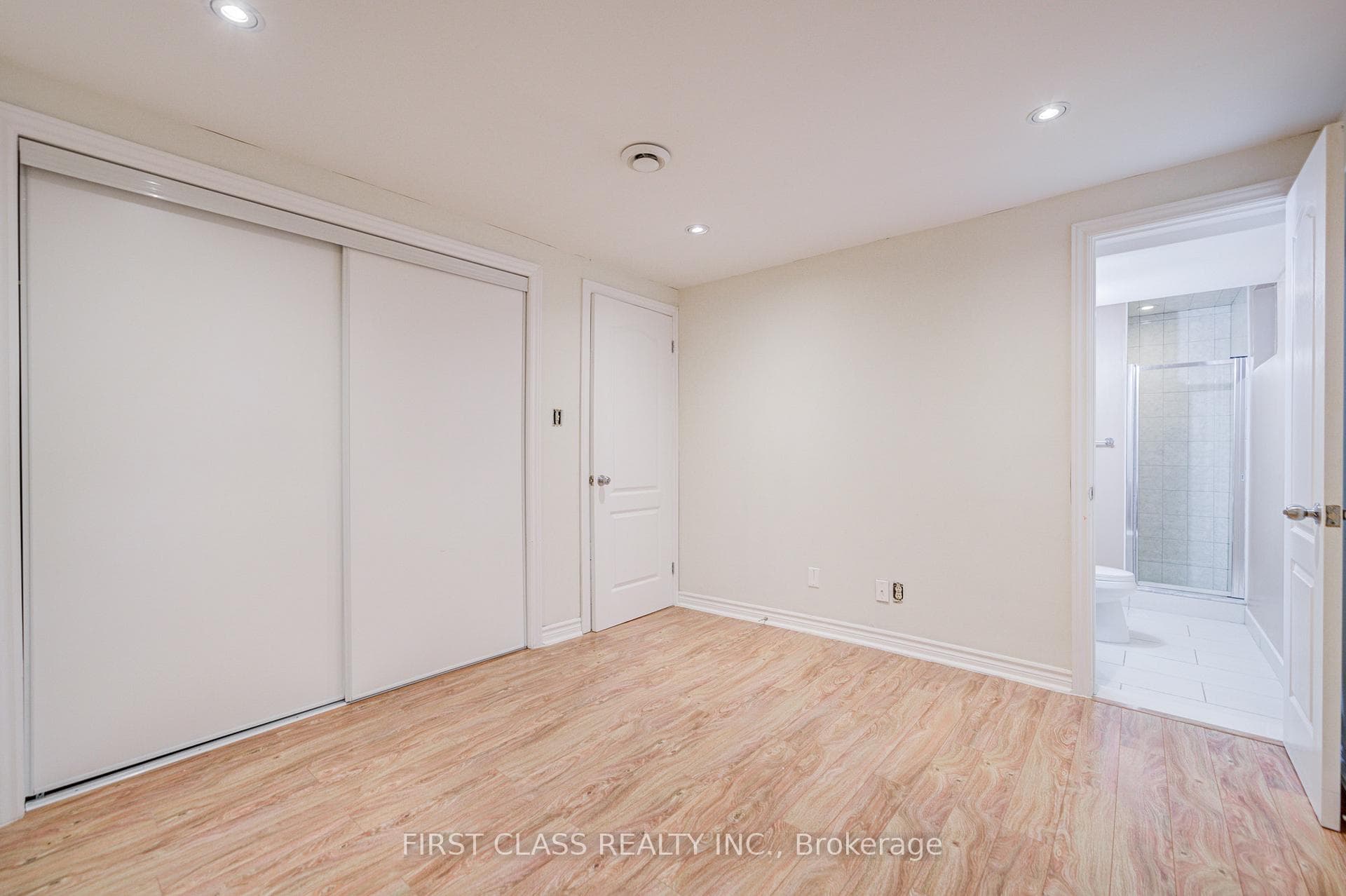 53 Treetops Court photo 43