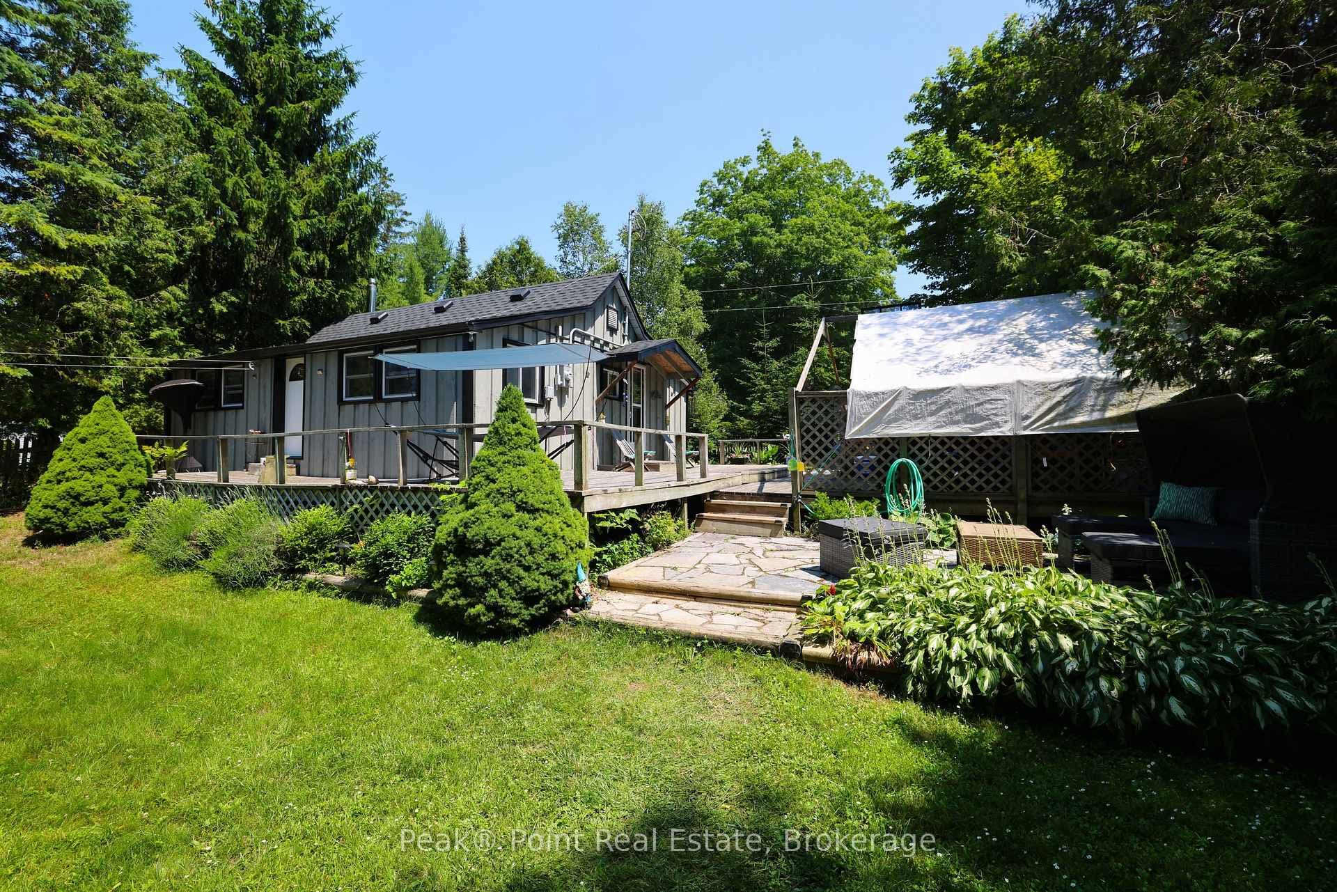 36 Barrie Avenue photo 3