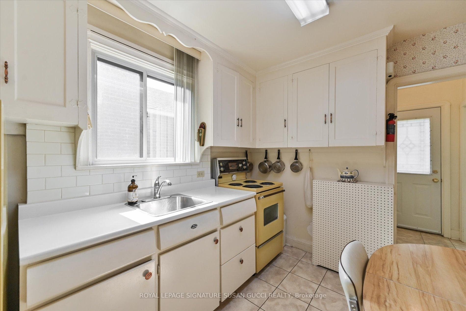 175 Woodville Avenue photo 6