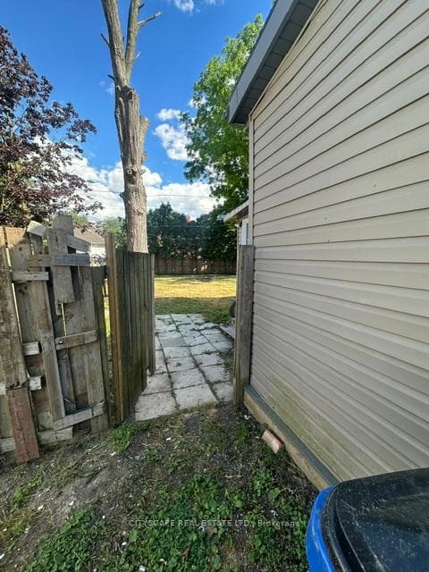 102 Gray Street photo 26